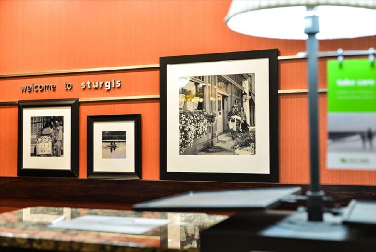 ハンプトン イン スタージス ラグランジュ Sturgis エクステリア 写真